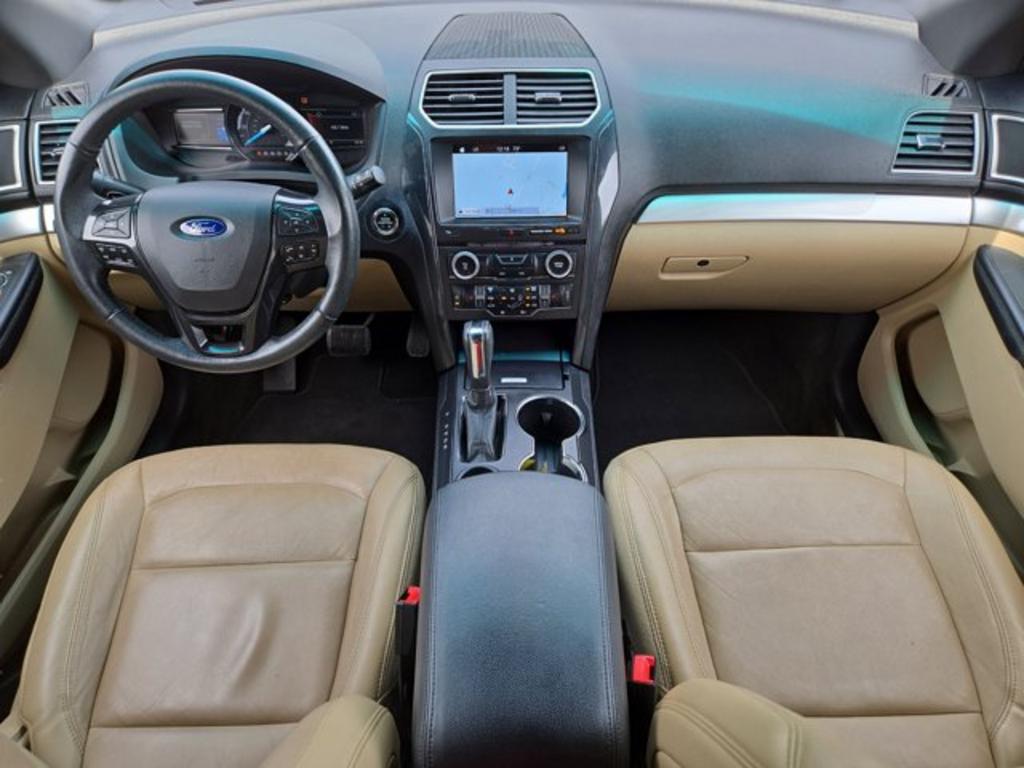 2017 Ford Explorer XLT photo