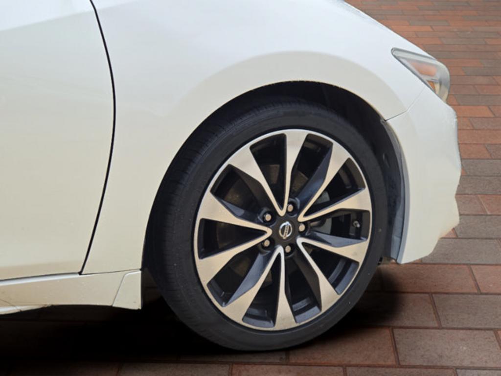 2017 Nissan Maxima - $15,999
