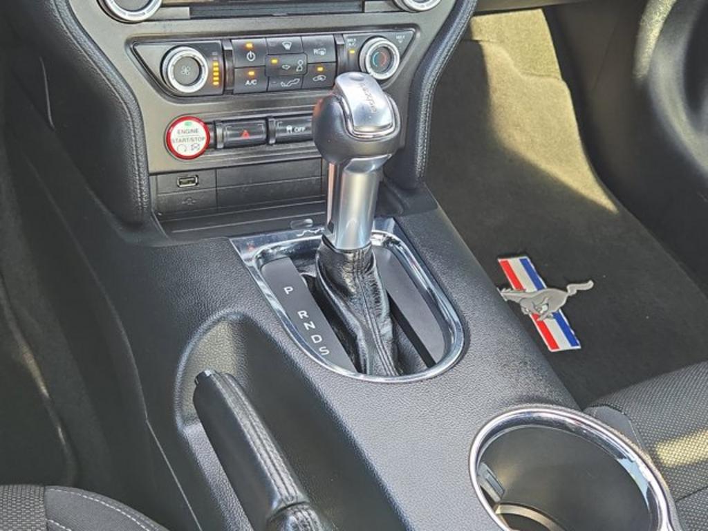 2016 Ford Mustang photo