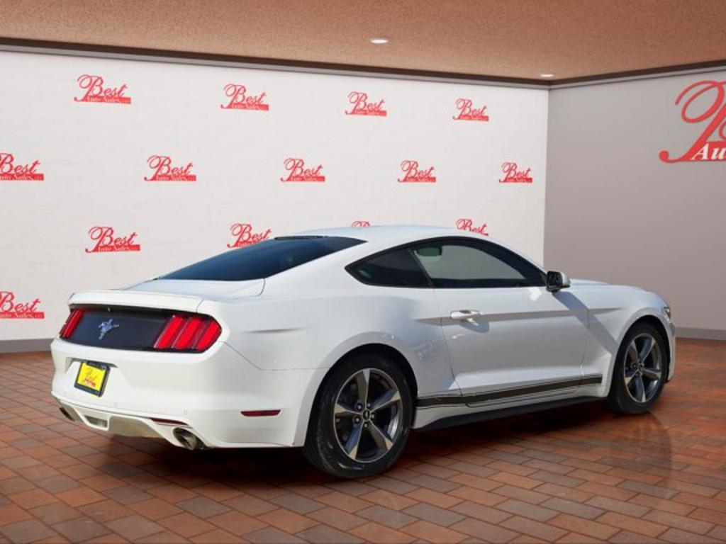 2016 Ford Mustang photo