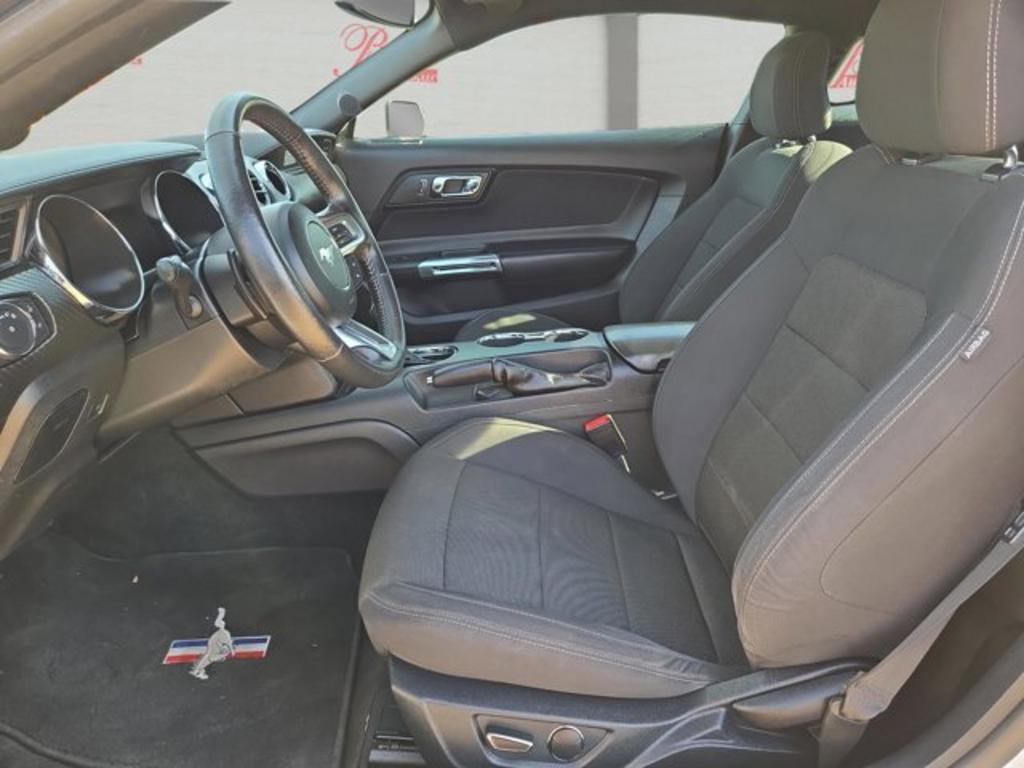 2016 Ford Mustang photo