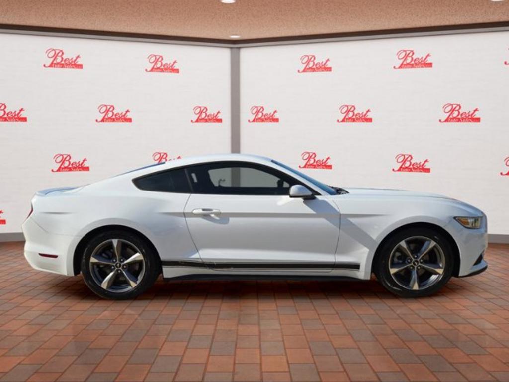 2016 Ford Mustang photo