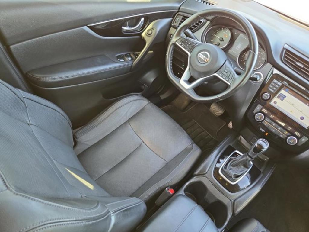 2017 Nissan Rogue Sport S photo