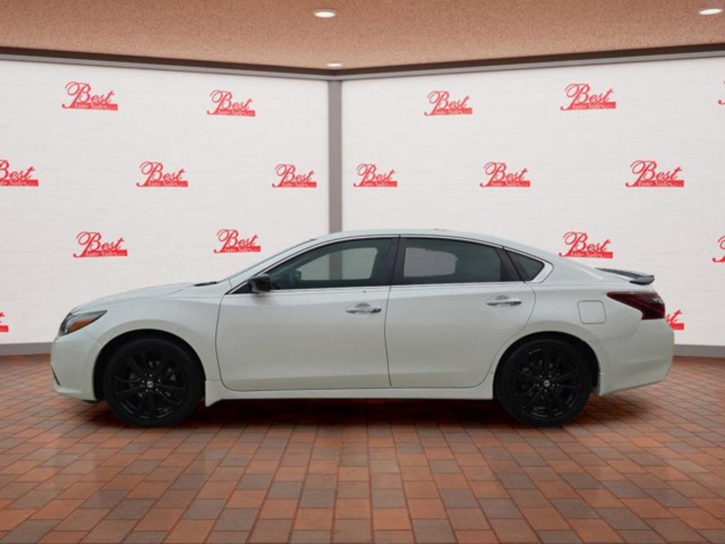 2017 Nissan Altima photo