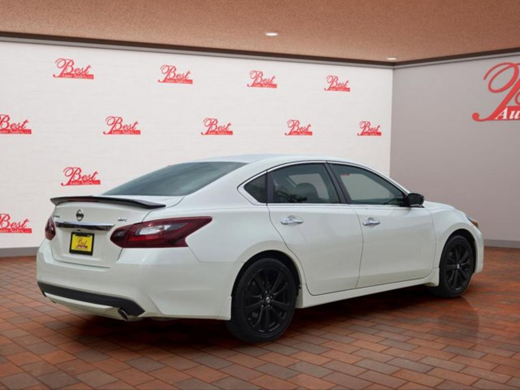 2017 Nissan Altima photo
