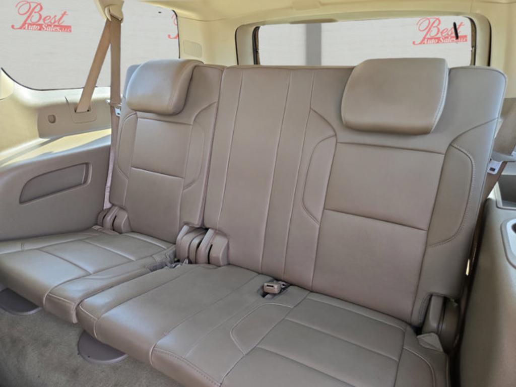 2016 Chevrolet Suburban - $16,999