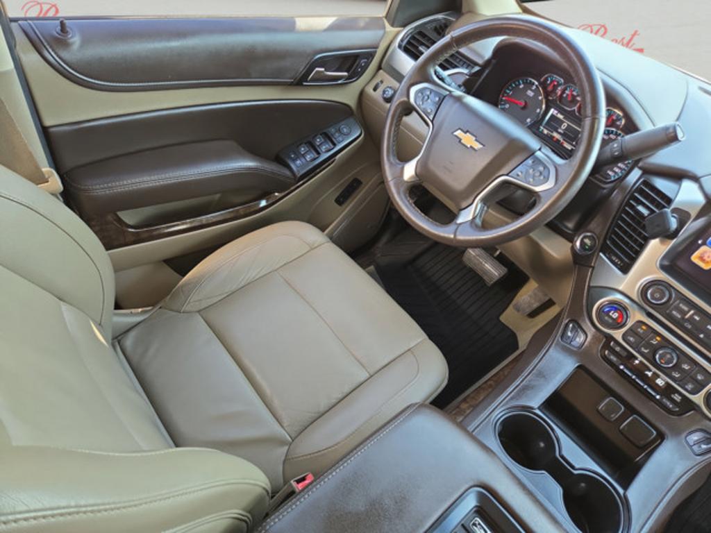 2016 Chevrolet Suburban - $16,999