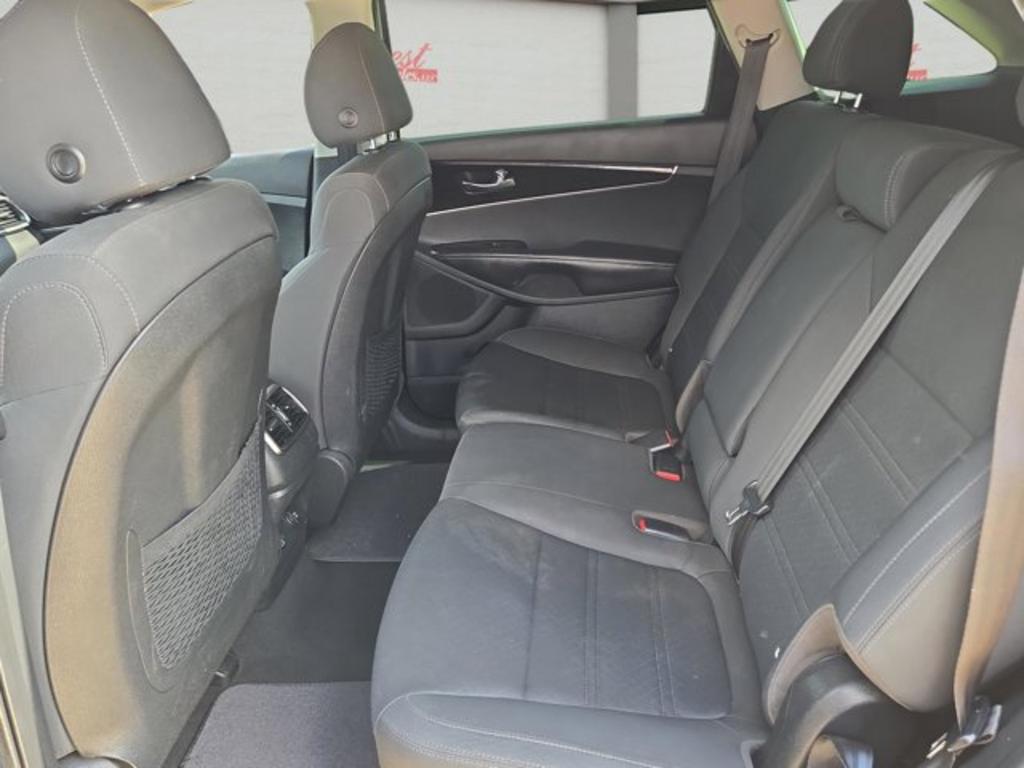 2020 Kia Sorento LX photo