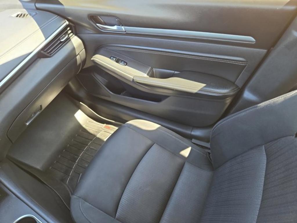 2019 Nissan Altima SV photo
