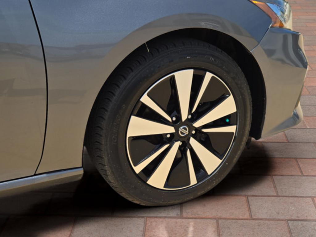 2020 Nissan Altima - $21,999