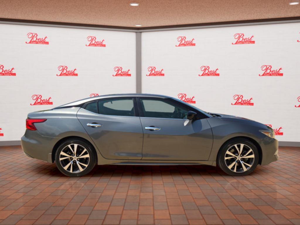 2017 Nissan Maxima - $17,999