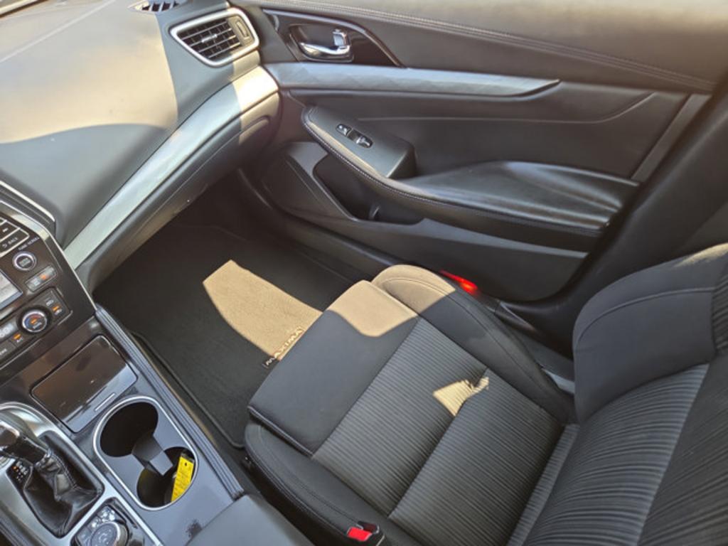 2017 Nissan Maxima - $17,999