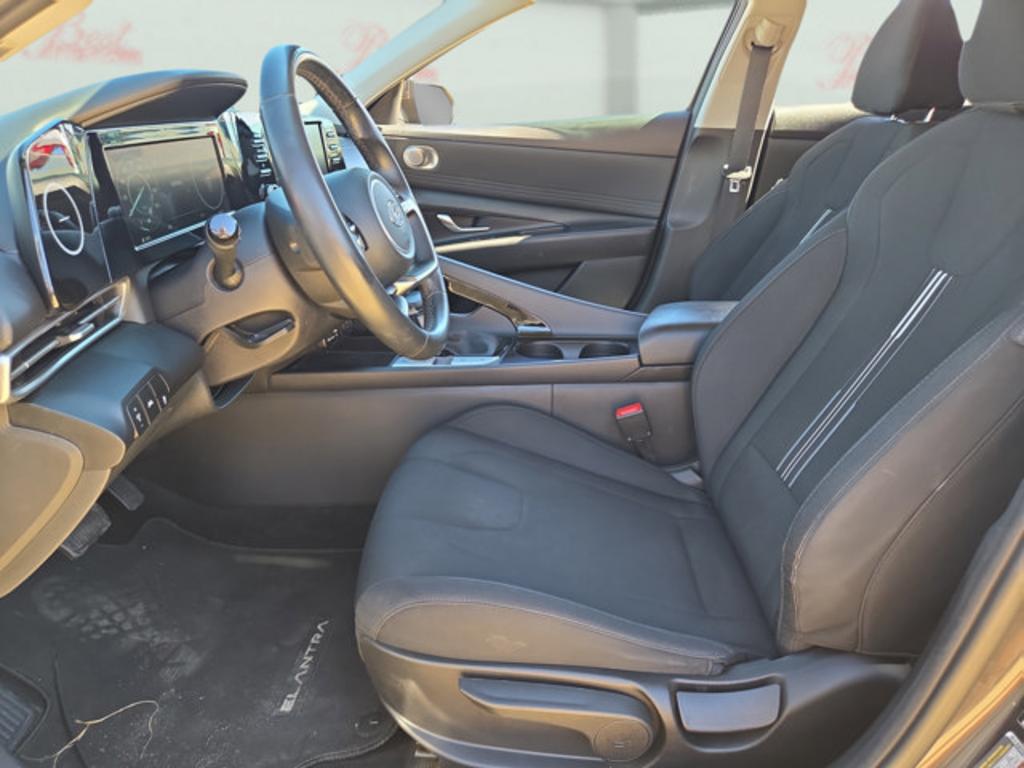 2022 Hyundai Elantra - $15,999