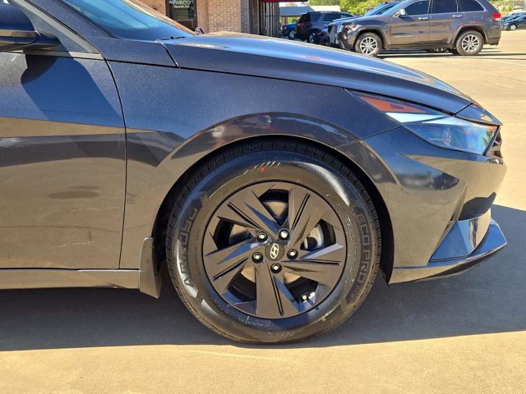 2022 Hyundai Elantra - $15,999