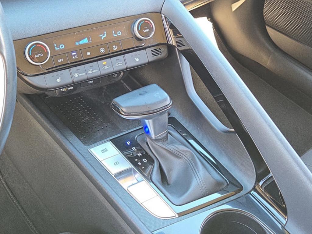 2022 Hyundai Elantra - $15,999