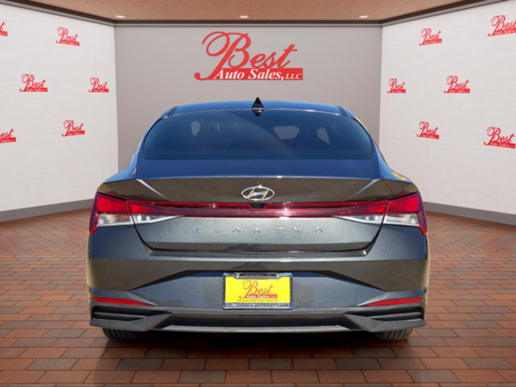 2022 Hyundai Elantra - $15,999