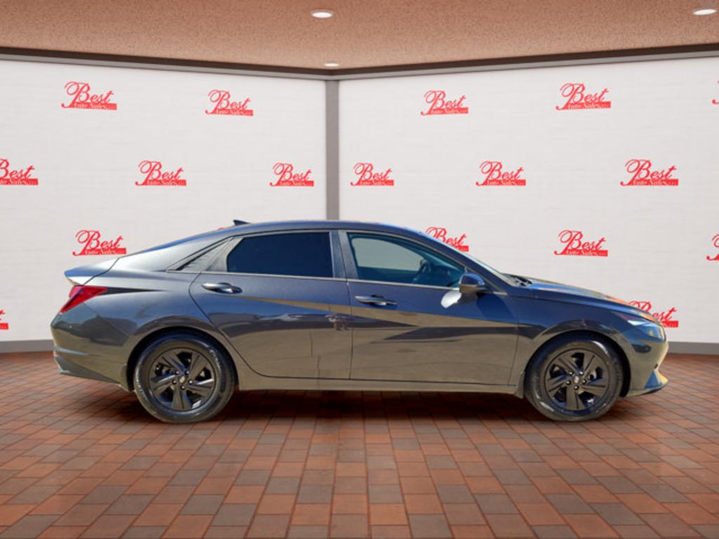 2022 Hyundai Elantra - $15,999