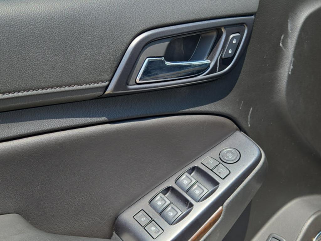 2018 Chevrolet Suburban - $22,999