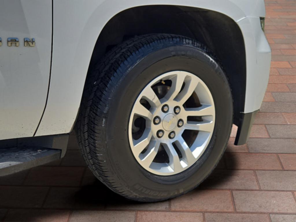 2018 Chevrolet Suburban - $22,999