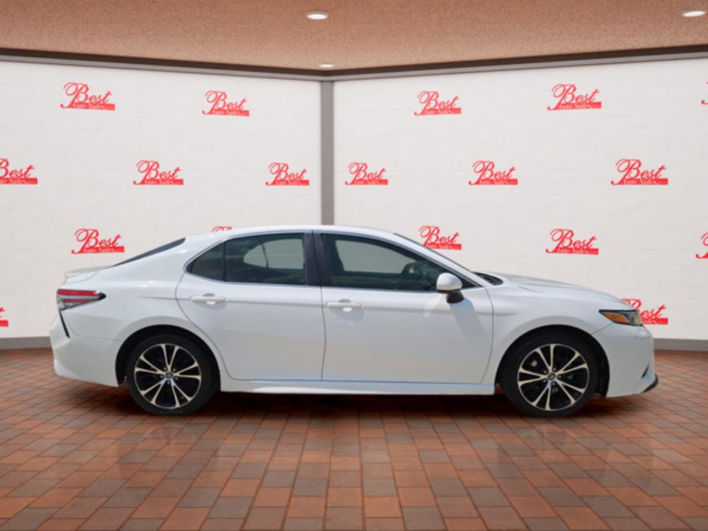 2018 Toyota Camry - $21,999