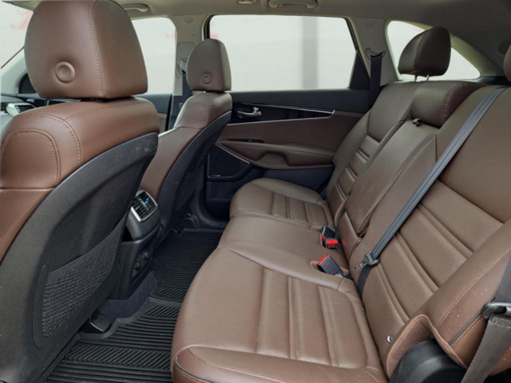 2020 Kia Sorento - $20,999