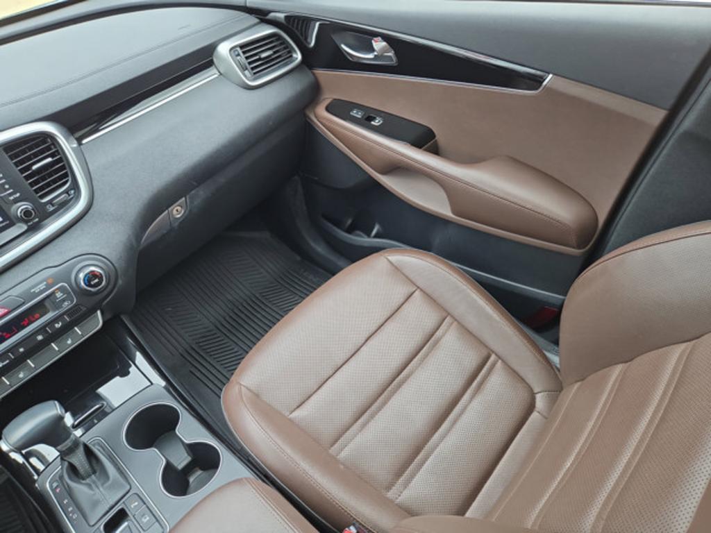2020 Kia Sorento - $20,999