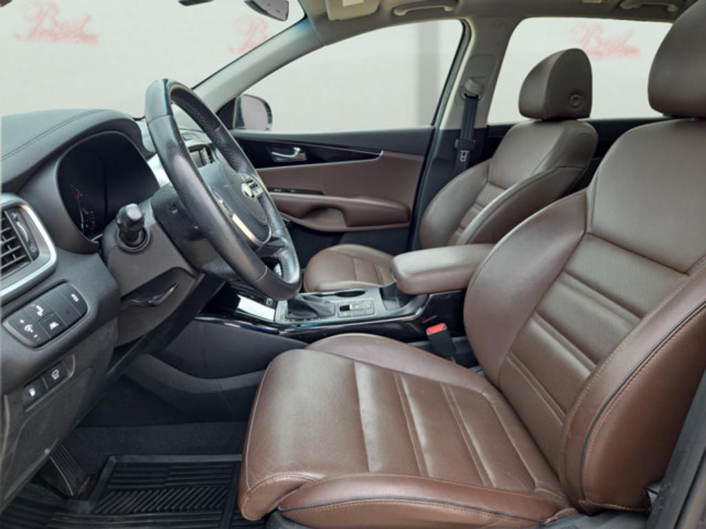 2020 Kia Sorento - $20,999