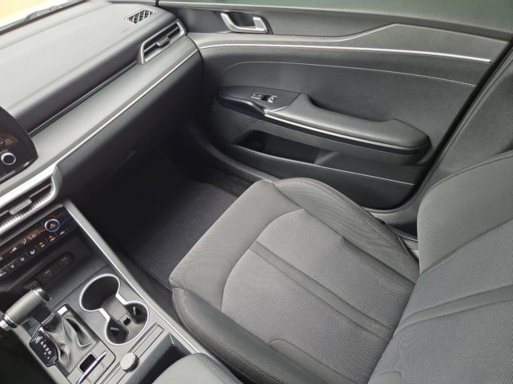 2022 Kia K5 - $21,999