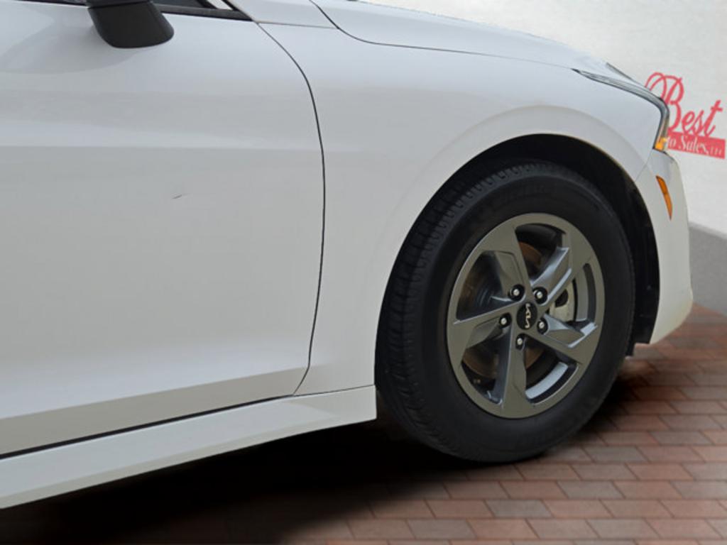 2022 Kia K5 - $21,999