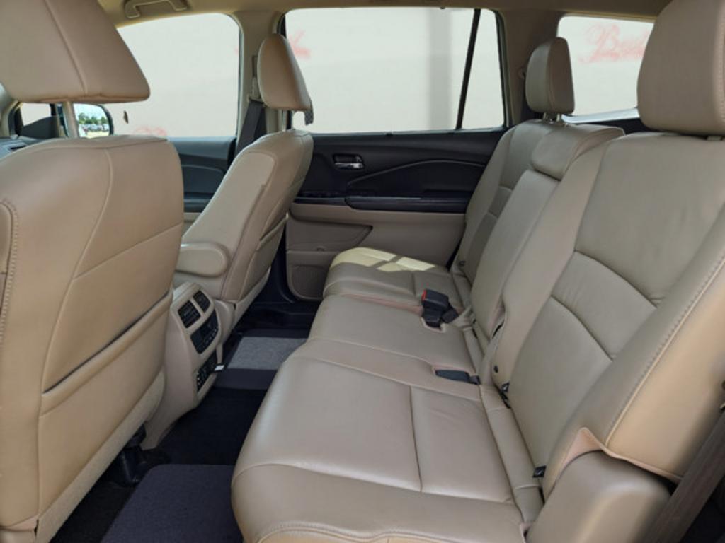 2016 Honda Pilot - $20,999