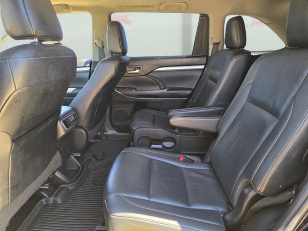 2019 Toyota Highlander - $23,999