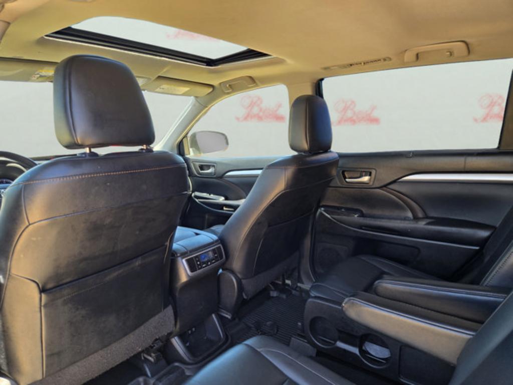 2019 Toyota Highlander - $23,999