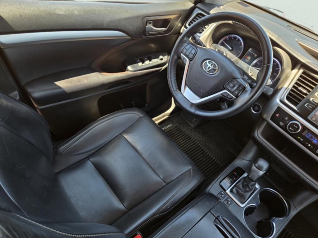 2019 Toyota Highlander - $23,999