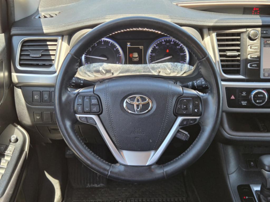 2019 Toyota Highlander - $23,999