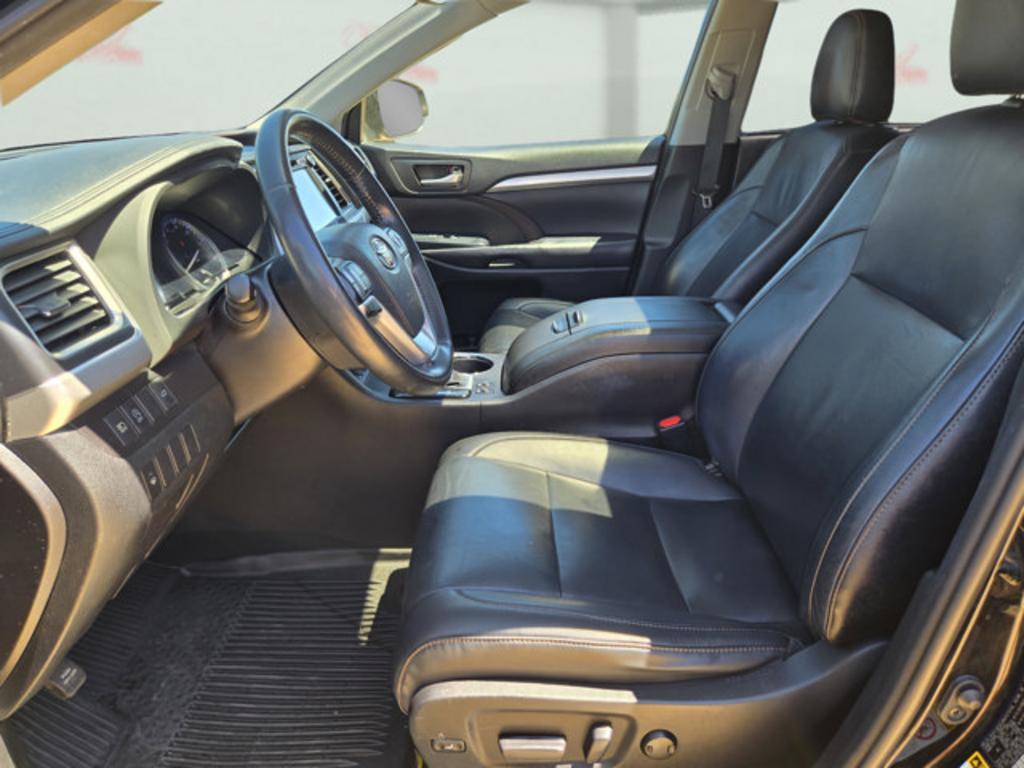 2019 Toyota Highlander - $23,999