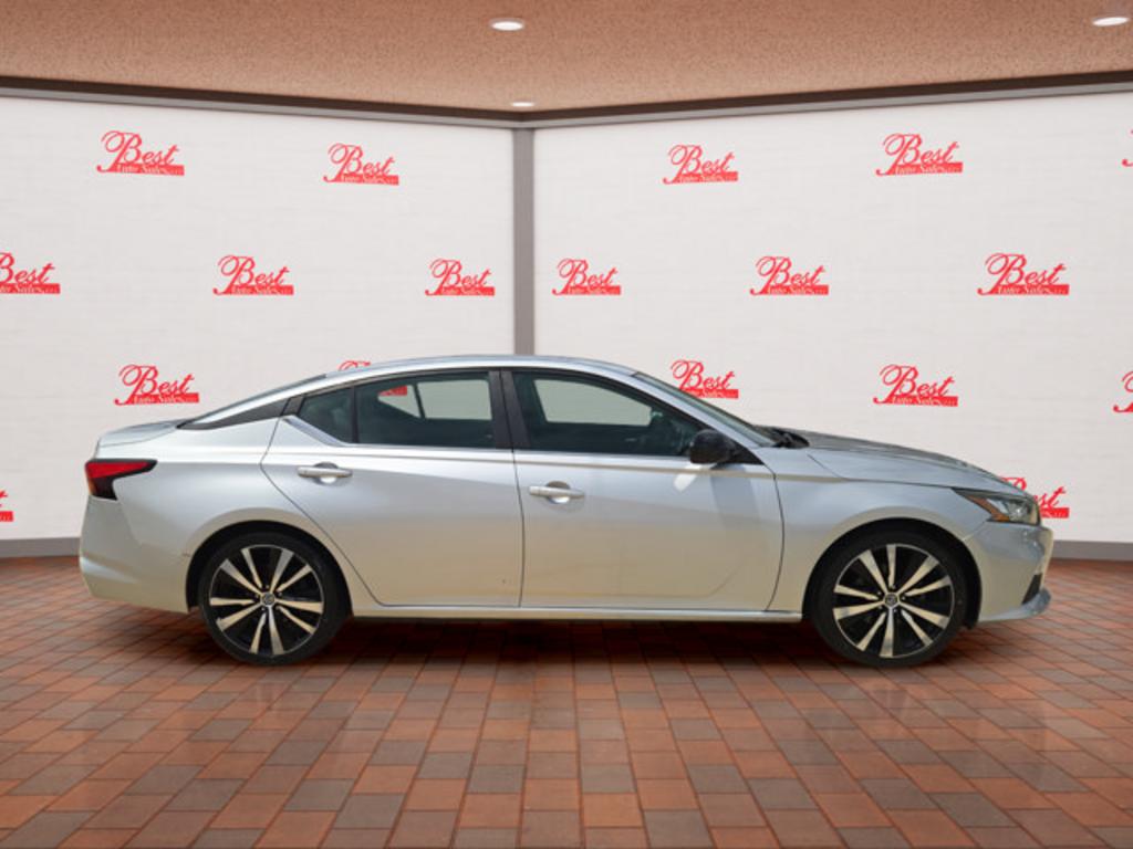 2019 Nissan Altima - $17,999