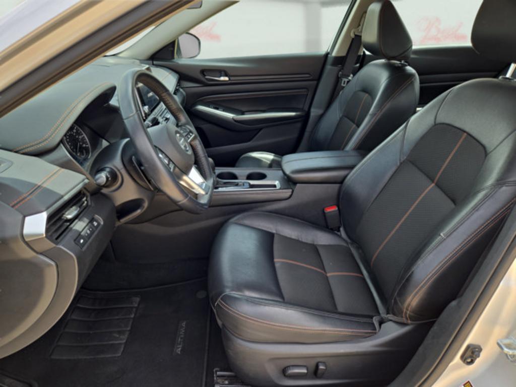 2019 Nissan Altima - $17,999