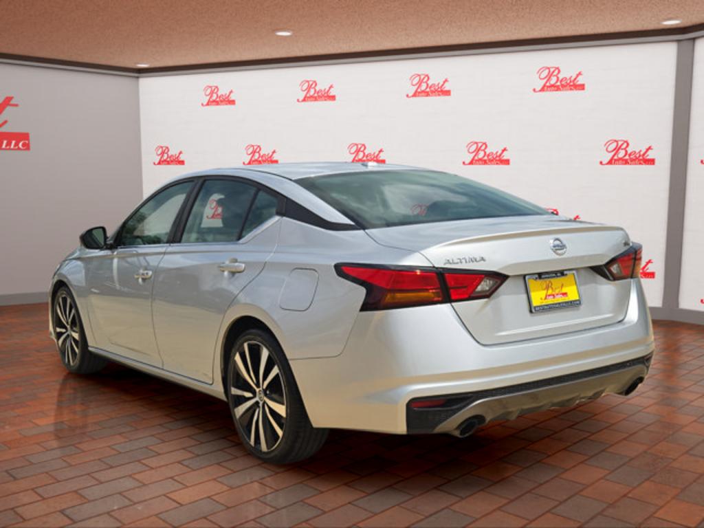 2019 Nissan Altima - $17,999