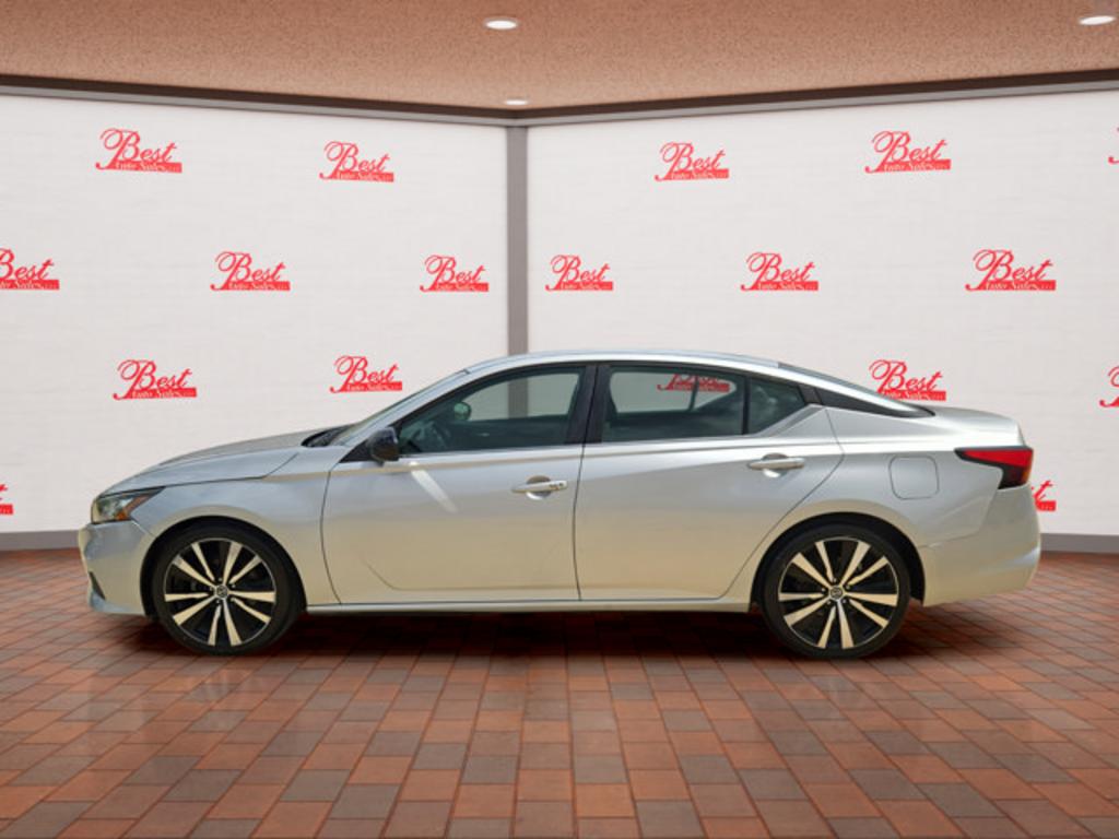 2019 Nissan Altima - $17,999