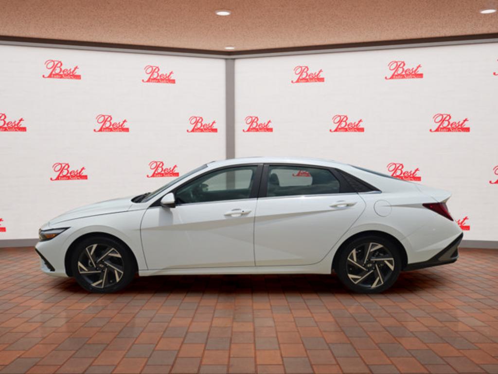 2024 Hyundai Elantra - $23,999