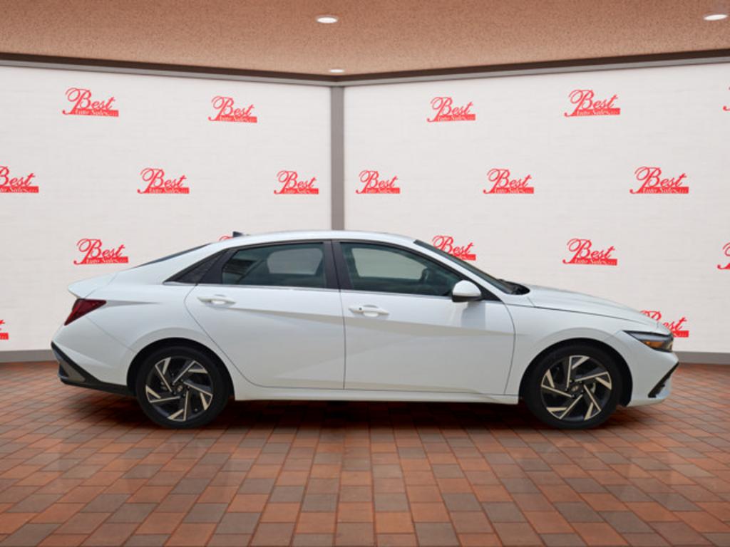 2024 Hyundai Elantra - $23,999