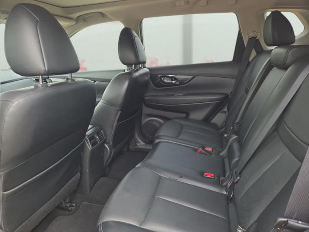2018 Nissan Rogue - $15,999