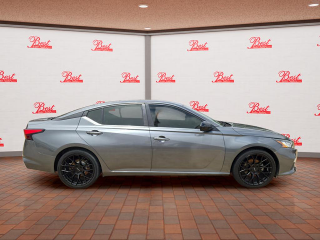 2020 Nissan Altima - $19,999