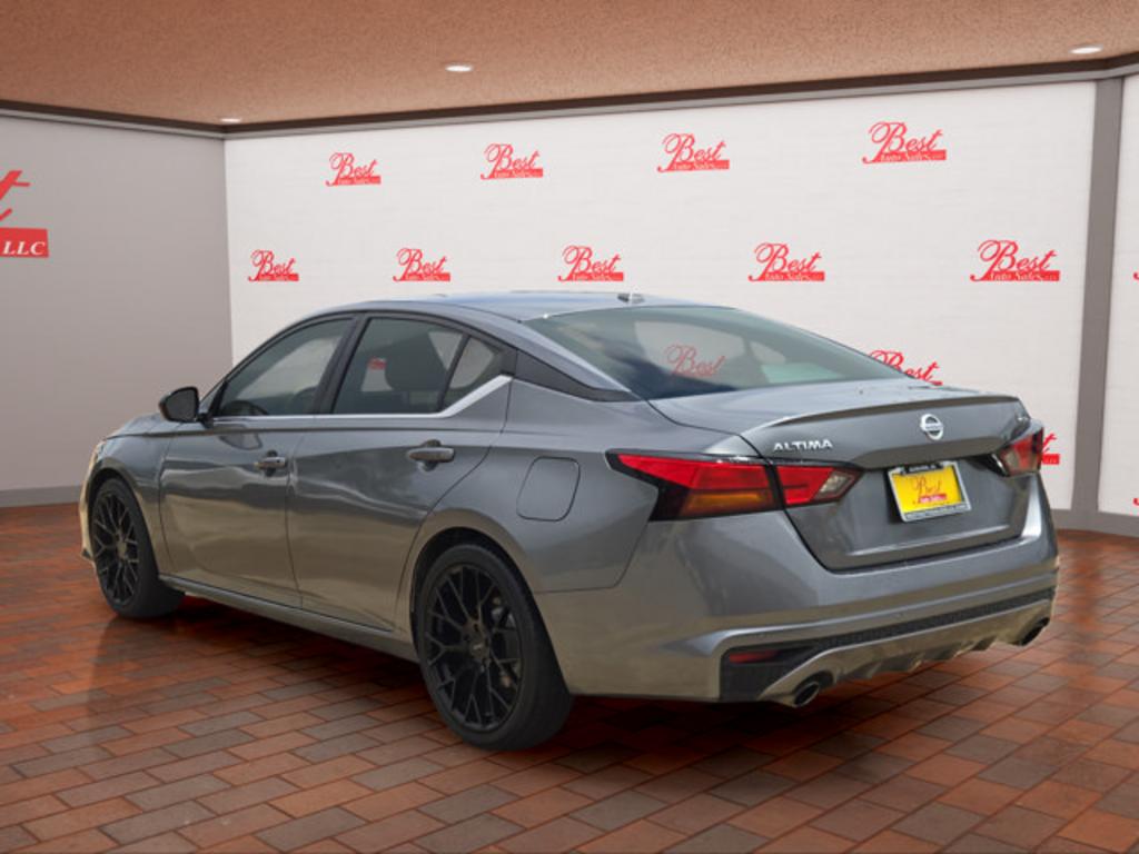 2020 Nissan Altima - $19,999