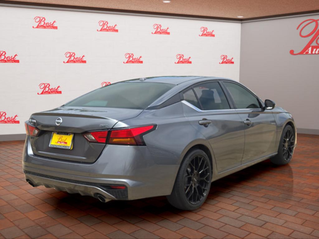 2020 Nissan Altima - $19,999