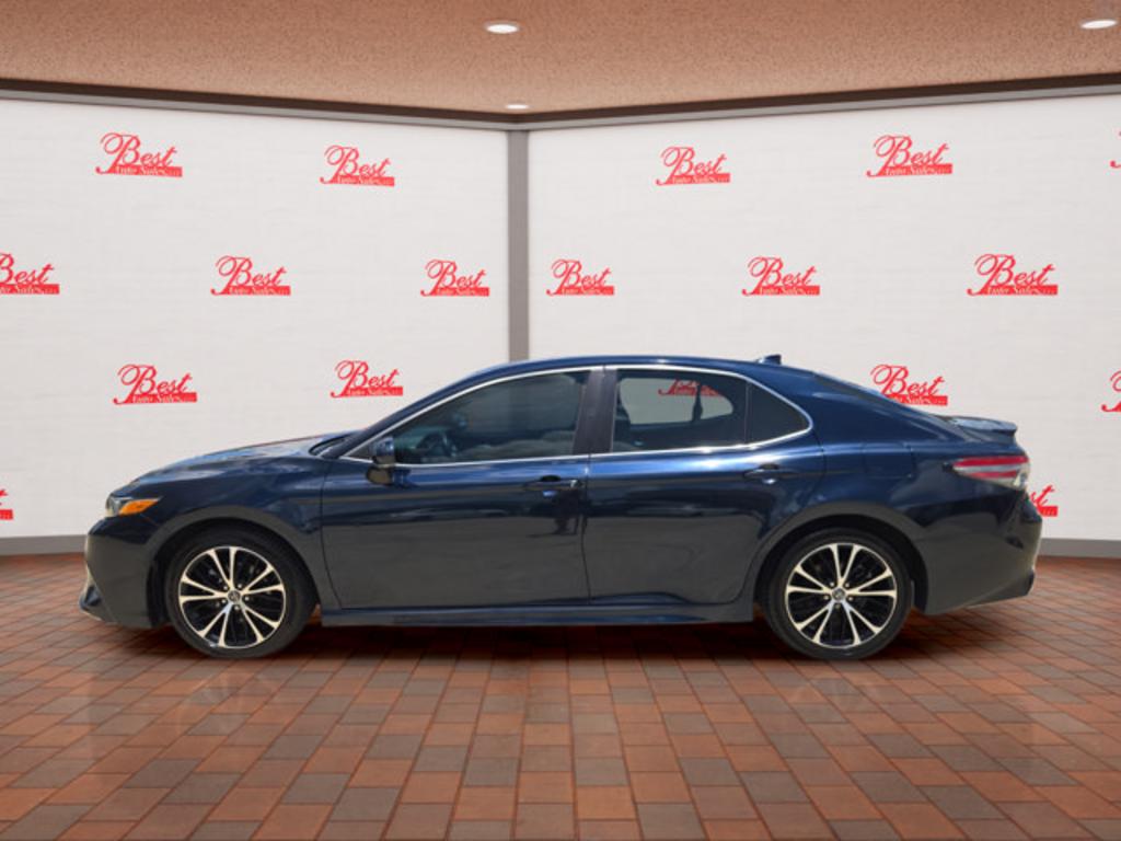 2019 Toyota Camry - $17,500
