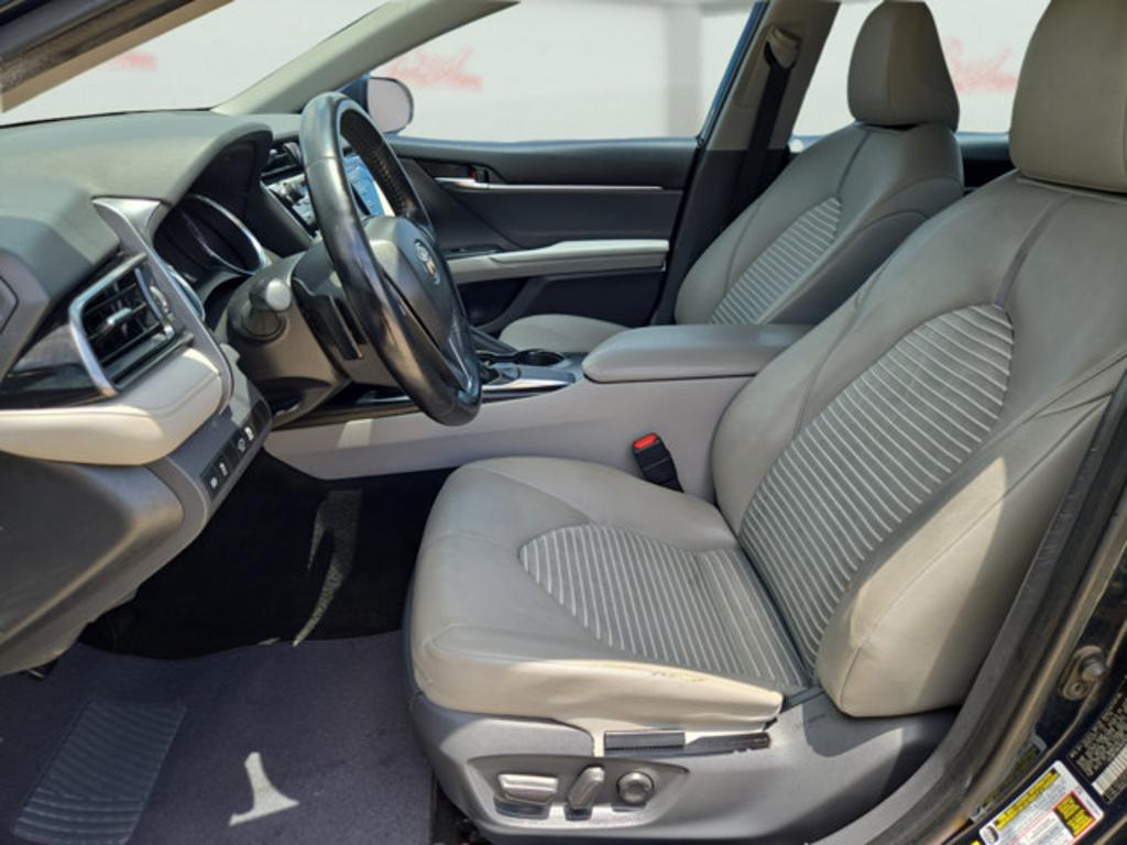 2019 Toyota Camry - $17,500