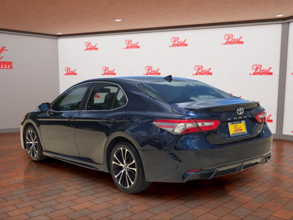 2019 Toyota Camry - $17,500