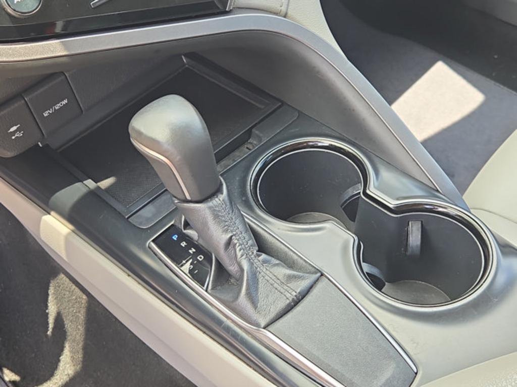 2019 Toyota Camry - $17,500