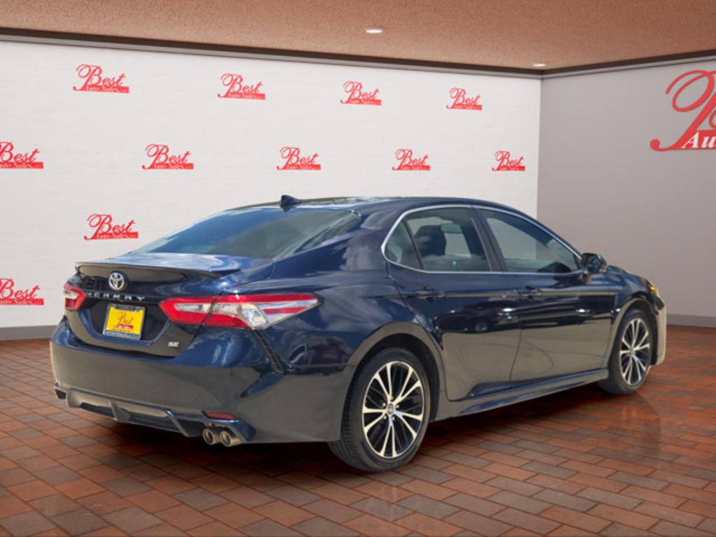 2019 Toyota Camry - $17,500